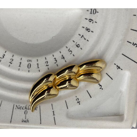 Vintage Unsigned Monet Gold Tone Leaf Brooch Pin - Picture 3 of 3